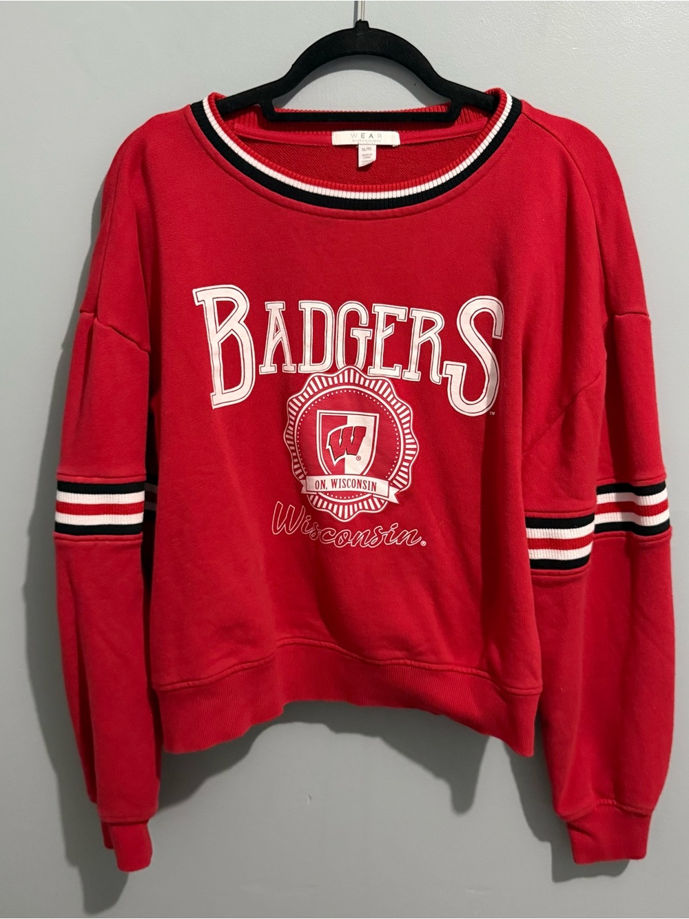 WEAR Wisconsin Badgers Crewneck Size XL